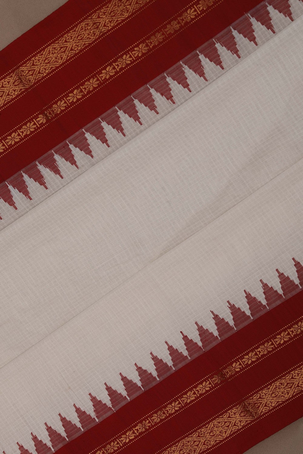 Image of Gadwal Cotton Off-White Saree